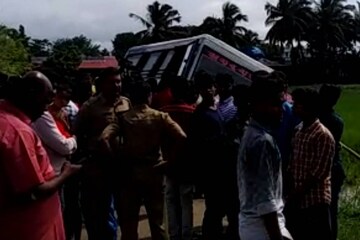 പാലക്കാട് സ്‌കൂള്‍ ബസ് വയലിലേക്ക് മറിഞ്ഞ് വിദ്യാര്‍ത്ഥികള്‍ക്ക് പരിക്കേറ്റു