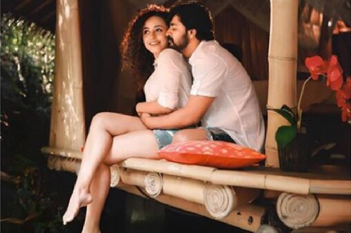 'ഫ്ലൈ വിത്ത് യു'യിൽ പേളിഷ്