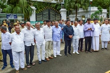 'കർ'നാടകം': എല്ലാ കോൺഗ്രസ് മന്ത്രിമാരും രാജിവെച്ചു, കുമാരസ്വാമി രാജിവെയ്ക്കണമെന്ന് BJP