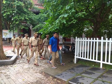 കുത്താനുപയോഗിച്ച കത്തി കണ്ടെടുത്തു കുത്താനുപയോഗിച്ച കത്തി കണ്ടെടുത്തു