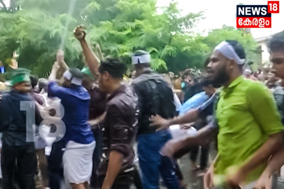  എസ്എഫ്ഐ നേതാക്കളായ ആർ.ശിവരഞ്ജിത്ത്, എൻ.എ.നസീം, എസ്എഫ്ഐ യൂണിറ്റ് കമ്മിറ്റി അംഗങ്ങളായ അദ്വൈത്, ആരോമൽ എസ്.നായർ, ആദിൽ മുഹമ്മദ്, ഇജാബ്, അക്ഷയ്, സഫ്‌വാൻ എന്നിവരാണ് അറസ്റ്റിലായത്. ഇതിൽ പലരും കീഴടങ്ങുകയായിരുന്നു.