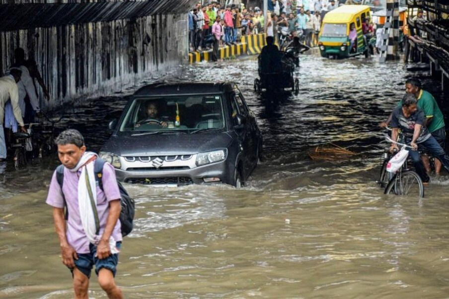  ഉത്തരേന്ത്യയിൽ കനത്ത മഴയും മണ്ണിടിച്ചിലും