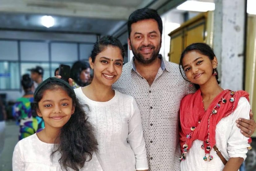  ഇന്ദ്രജിത്തും പൂർണ്ണിമയും മക്കളും