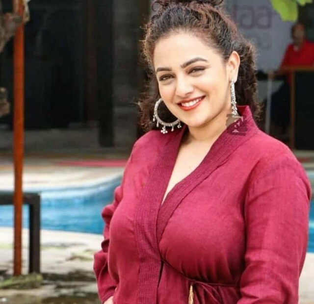  കാണാതെപോകുന്ന ആറുവയസ്സുള്ള കുട്ടിയുടെ മാതാപിതാക്കളായാണ് നിത്യ മേനോനും അഭിഷേക് ബച്ചനും ആമസോൺ പ്രൈം റിലീസായ ഈ ചിത്രത്തിൽ വേഷമിടുന്നത്