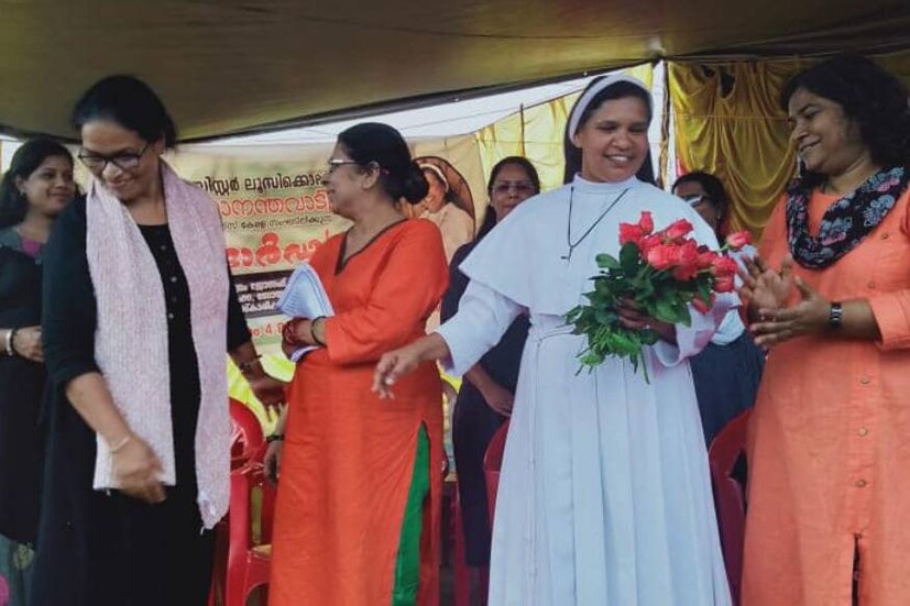  വ്യാഴാഴ്ച വൈകുന്നേരം മാനന്തവാടി ഗാന്ധിപാർക്കിൽ സംഘടിപ്പിച്ച പരിപാടിയിൽ നിരവധി ആളുകൾ പങ്കെടുത്തു.