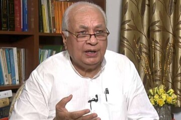 പാലാരിവട്ടം: ഇബ്രാഹിംകുഞ്ഞിനെതിരായ നടപടി; എ.ജിയെ വിളിച്ചു വരുത്തി ഗവർണർ പാലാരിവട്ടം: ഇബ്രാഹിംകുഞ്ഞിനെതിരായ നടപടി; എ.ജിയെ വിളിച്ചു വരുത്തി ഗവർണർ