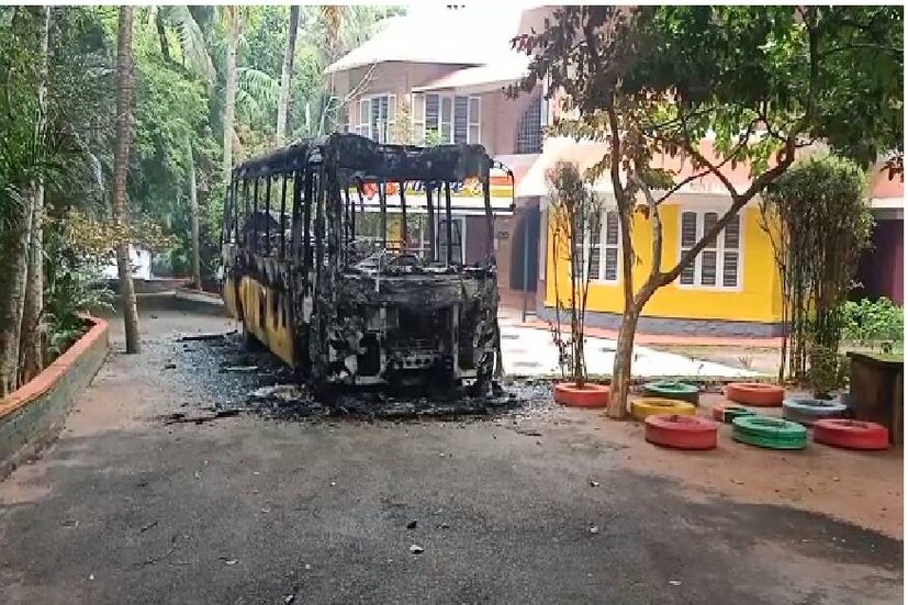 [caption id="attachment_154939" align="alignnone" width="875"] എസി ബസാണ് കത്തിച്ചത്. ലക്ഷക്കണക്കിന് നഷ്ടം ഉണ്ടായിട്ടുണ്ടെന്നാണ് കണക്കാക്കുന്നത്.</dd>
 	<dd>[/caption]
