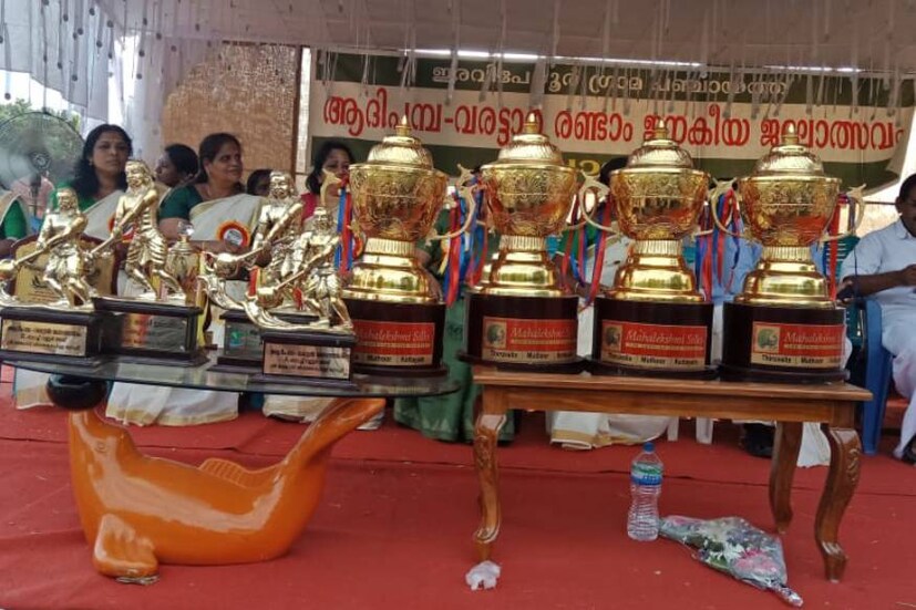  വീണ്ടെടുത്ത വരട്ടാര്‍ വരുംതലമുറയ്ക്ക് നല്‍കുന്ന സമ്മാനമാണെന്ന് വീണാ ജോര്‍ജ് എംഎല്‍എ പറഞ്ഞു. ആദിപമ്പ-വരട്ടാര്‍ ജലോത്സവം വരട്ടാര്‍ നദീമുഖത്ത് ഉദ്ഘാടനം ചെയ്ത് സംസാരിക്കുകയായിരുന്നു എംഎല്‍എ. പുഴയുടെ വീണ്ടെടുപ്പിന്റെ ഉത്സവമാണ് ആദിപമ്പ-വരട്ടാര്‍ ജലോത്സവം. ആദി പമ്പ വരട്ടാര്‍ വീണ്ടെടുപ്പിന്റെ രണ്ടാം ഘട്ടം ആരംഭിച്ചു. പുതുക്കുളങ്ങര, ആനയാര്‍, തൃക്കയില്‍ പാലങ്ങളുടെ നിര്‍മാണം നവംബറില്‍ ആരംഭിക്കും. നടപ്പാതാ നിര്‍മാണം ആരംഭിച്ചെന്നും എംഎല്‍എ പറഞ്ഞു.