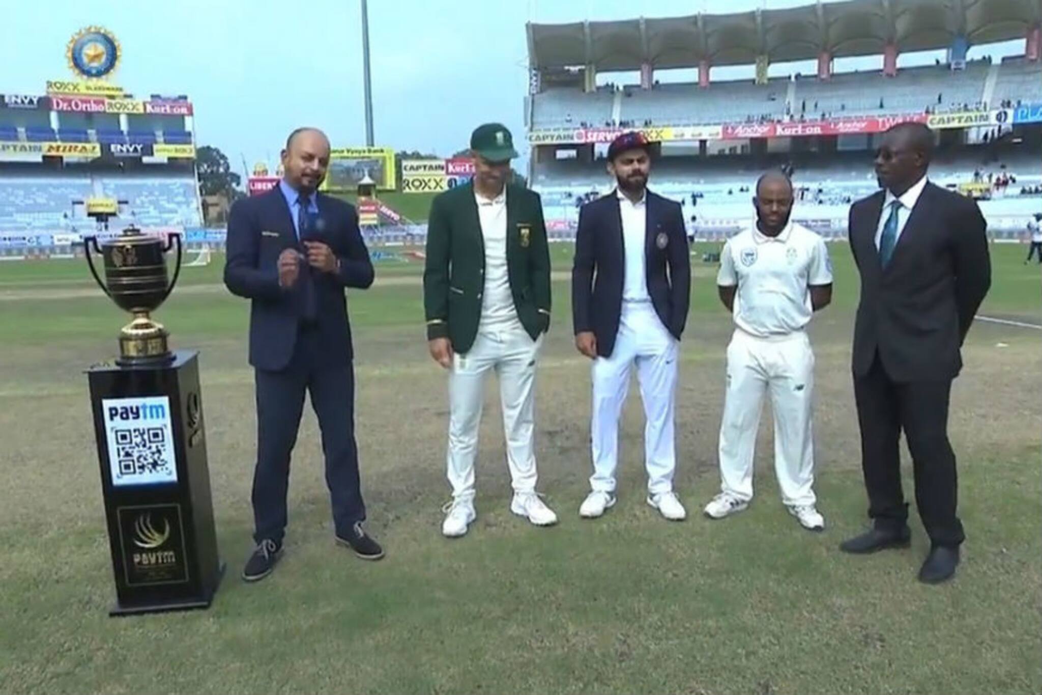 ടോസിടുന്ന ആളെ മാറ്റി ദക്ഷിണാഫ്രിക്ക; എന്നിട്ടും രക്ഷയില്ല!