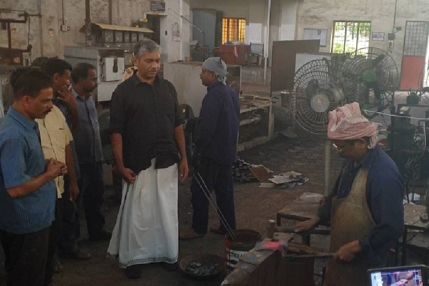'101 വെട്ടുവെട്ടിയാലും വായ്ത്തല പോകാത്ത വാക്കത്തി ഉണ്ടാക്കും '; പരിഹാസവുമായി ജേക്കബ് തോമസ്