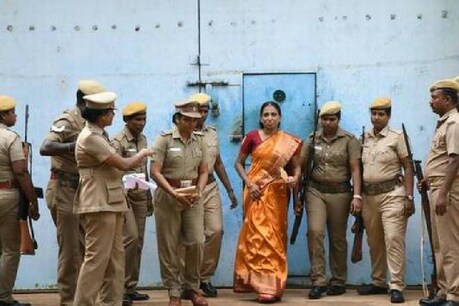 ശിക്ഷാ കാലാവധി വെട്ടിച്ചുരുക്കി മോചിപ്പിക്കണം; ജയിലിൽ നിരാഹാര സമരവുമായി നളിനി ശിക്ഷാ കാലാവധി വെട്ടിച്ചുരുക്കി മോചിപ്പിക്കണം; ജയിലിൽ നിരാഹാര സമരവുമായി നളിനി