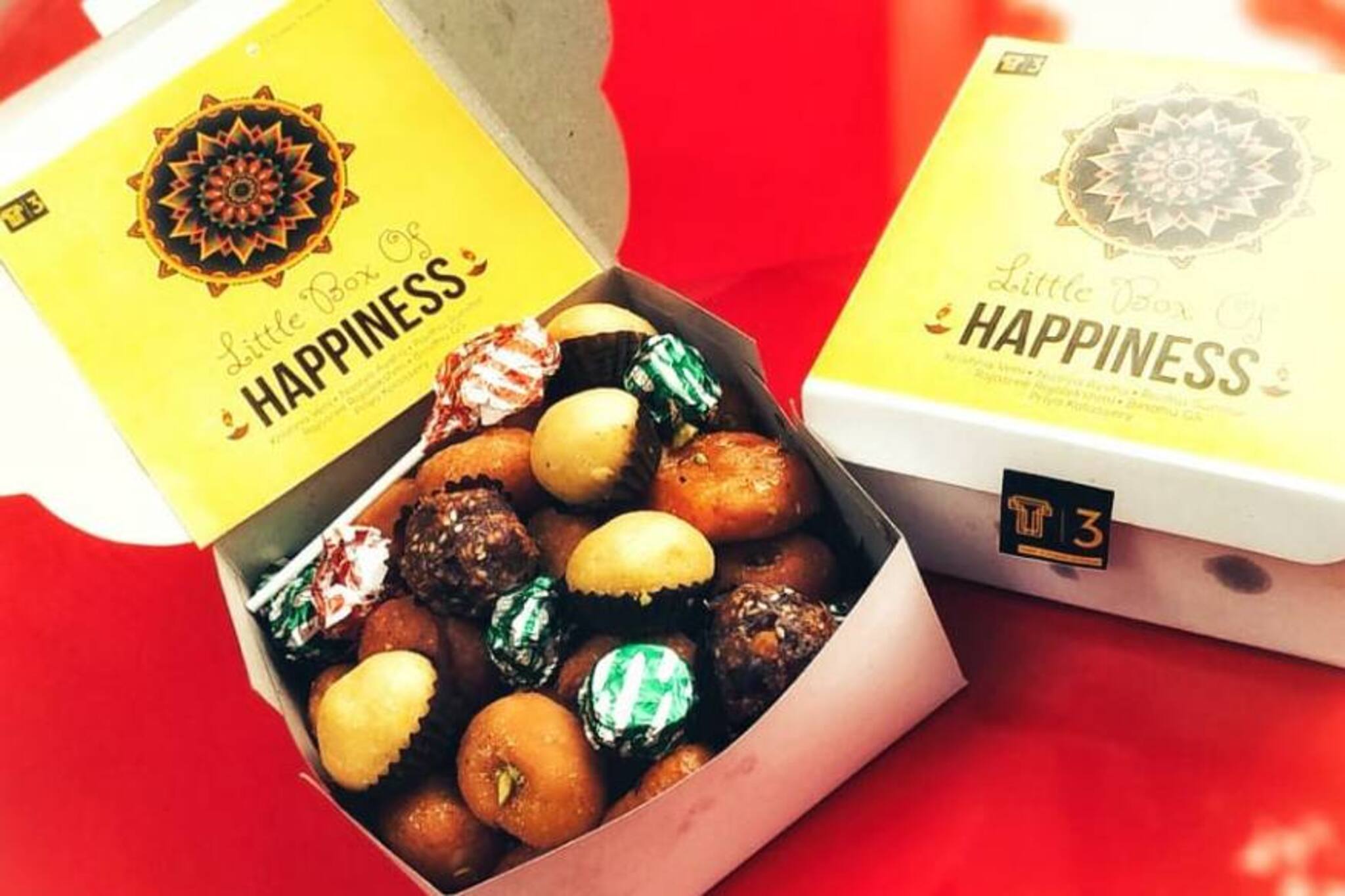 ചക്കക്കുരു ചോക്കലേറ്റ് മുതൽ കറാച്ചി ഹൽവ വരെ; 'സന്തോഷത്തിന്റെ പെട്ടി' നിറയെ ദീപാവലി മധുരം