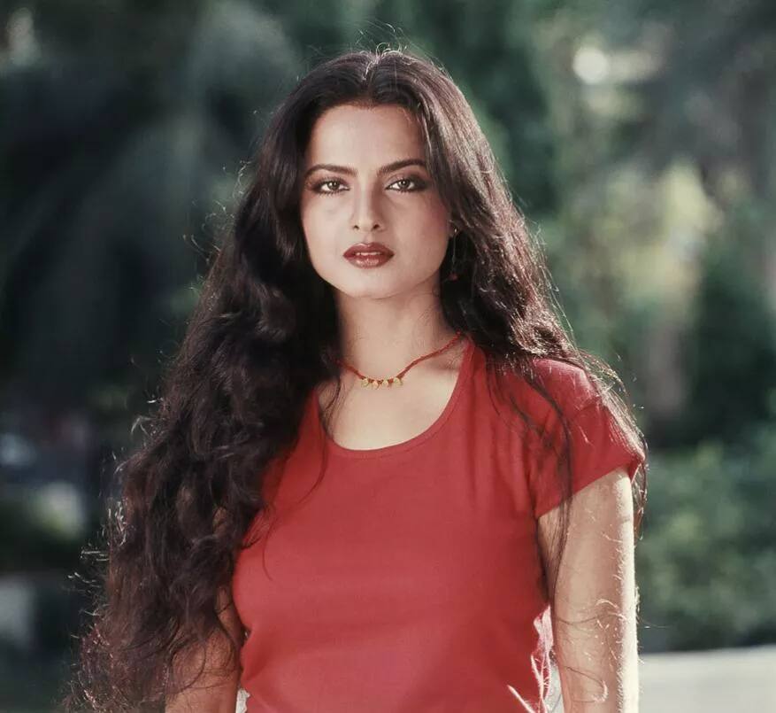 ബോളിവുഡ് താരം രേഖയ്ക്ക് ഇന്ന് 65 ാം പിറന്നാൾ