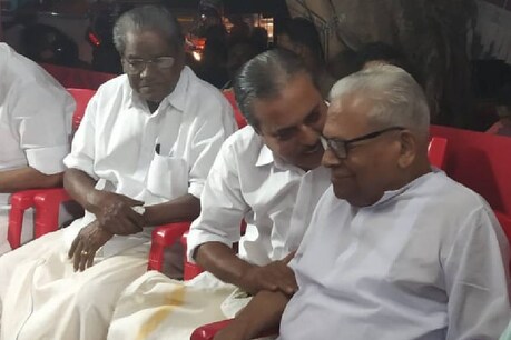 അണികള്ക്ക് ആവേശമായി വി.എസ്. വട്ടിയൂര്ക്കാവില് അണികള്ക്ക് ആവേശമായി വി.എസ്. വട്ടിയൂര്ക്കാവില്