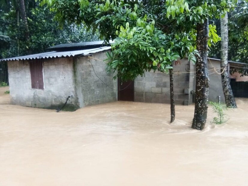  ഞായറാഴ്ച വൈകിട്ട് നാല് മണിയോടെയാണ് മഴ ആരംഭിച്ചതെങ്കിലും ഒരു മണിക്കൂറിന് ശേഷം പെട്ടെന്ന് തോടുകള്‍ കരകവിഞ്ഞൊഴുകുകയായിരുന്നു.