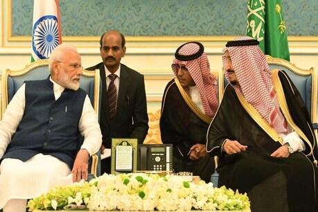 'ഇന്ത്യയുടെ മൂല്യവത്തായ സുഹൃത്താണ് സൗദി'; സൽമാൻ രാജാവുമായി പ്രധാനമന്ത്രിയുടെ കൂടിക്കാഴ്ച 'ഇന്ത്യയുടെ മൂല്യവത്തായ സുഹൃത്താണ് സൗദി'; സൽമാൻ രാജാവുമായി പ്രധാനമന്ത്രിയുടെ കൂടിക്കാഴ്ച