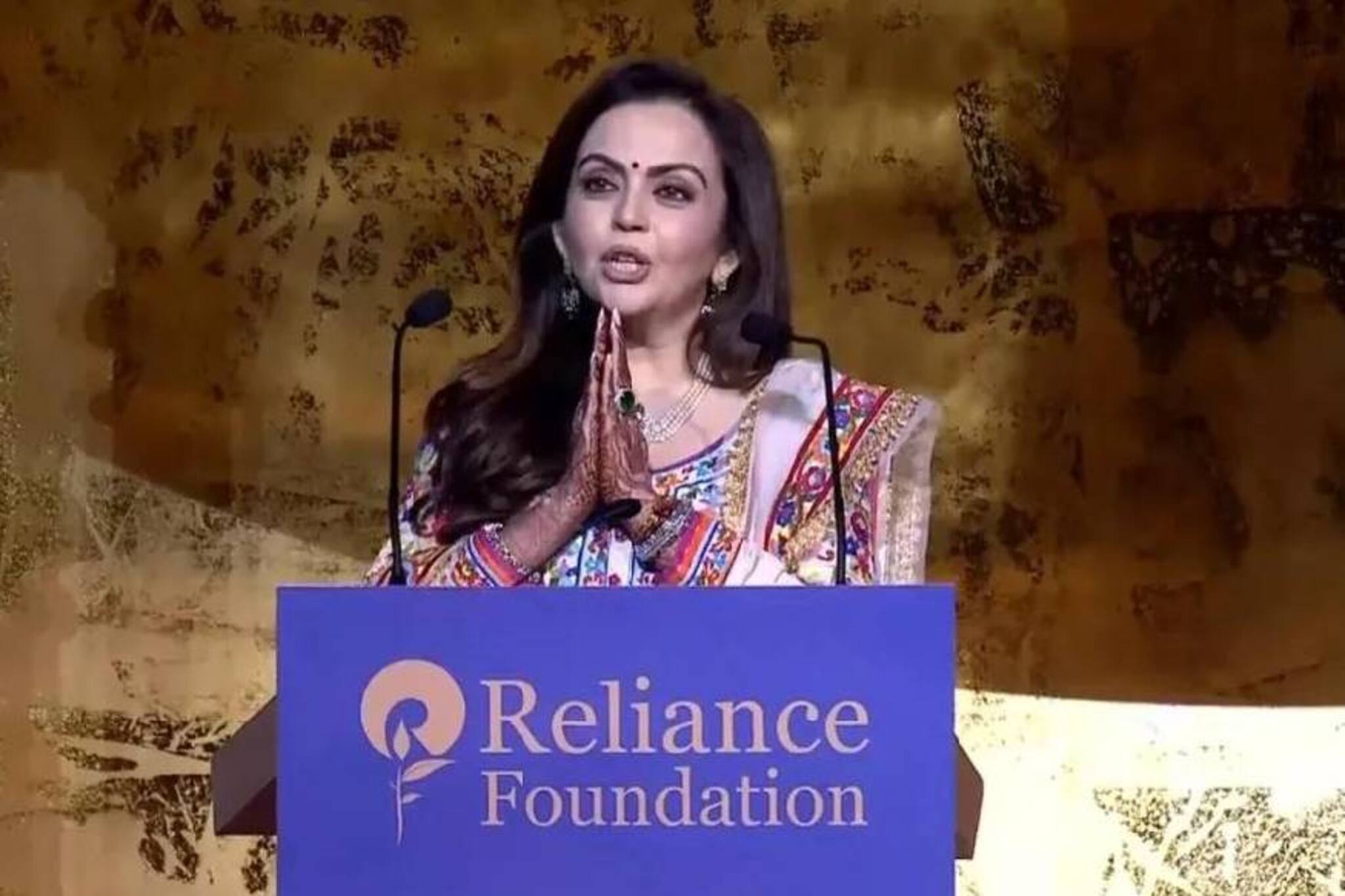 Nita Ambani | കോവിഡ് സന്നദ്ധപ്രവർത്തനം: നിതാ അംബാനി ടൗൺ & കൺട്രി മാസികയുടെ 'ഫിലാന്ത്രോപിസ്റ്റ് 2020'