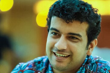 മസില്‍ ഉണ്ടാക്കാൻ പ്ലാൻ വരച്ച് പിഷാരടി; ടൊവിനോക്കുള്ള ട്രോൾ ഏറ്റുപിടിച്ച് ആരാധകരും