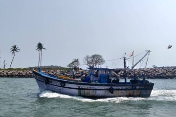 ആടിപ്പാടി ഒരു കടൽ യാത്ര; കടലിൽ കുളിക്കാം; നിറയെ കാഴ്ചകൾ; വരൂ, സെന്റ് മേരീസ് ദ്വീപിലേക്ക്