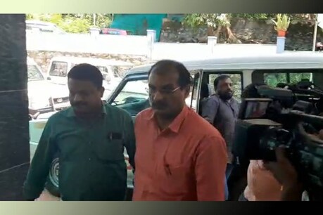 'കൊലപാതകങ്ങളെക്കുറിച്ച് അറിയാമായിരുന്നു, ജോളിയെ ഭയന്ന് പുറത്ത് പറഞ്ഞില്ല'; കുറ്റം സമ്മതിച്ച് ഷാജു 'കൊലപാതകങ്ങളെക്കുറിച്ച് അറിയാമായിരുന്നു, ജോളിയെ ഭയന്ന് പുറത്ത് പറഞ്ഞില്ല'; കുറ്റം സമ്മതിച്ച് ഷാജു