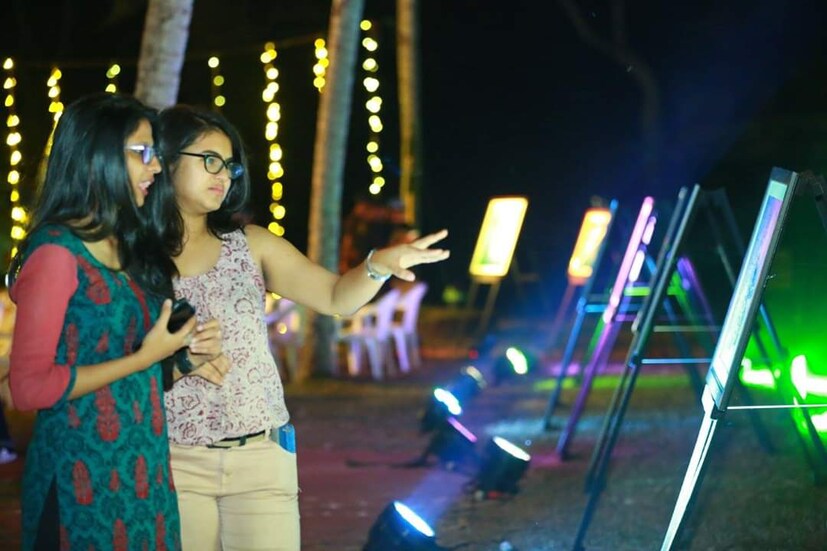  ചിത്രങ്ങളിലൂടെ അവർക്കു വേണ്ടി പ്രവർത്തിക്കുമ്പോഴും തുടർന്നുള്ള പഠനത്തിലും അത് തന്നെ വിഷയമാക്കി. തിരുവനന്തപുരത്തും കൊച്ചിയിലും കോഴിക്കോടും പ്രദർശനങ്ങൾ നടത്തി. പിന്നീട് പെൺകുട്ടികളിലുണ്ടാകുന്ന ഡിപ്രഷൻ വിഷയമാക്കി ചിത്രപ്രദർശനം നടത്തി.