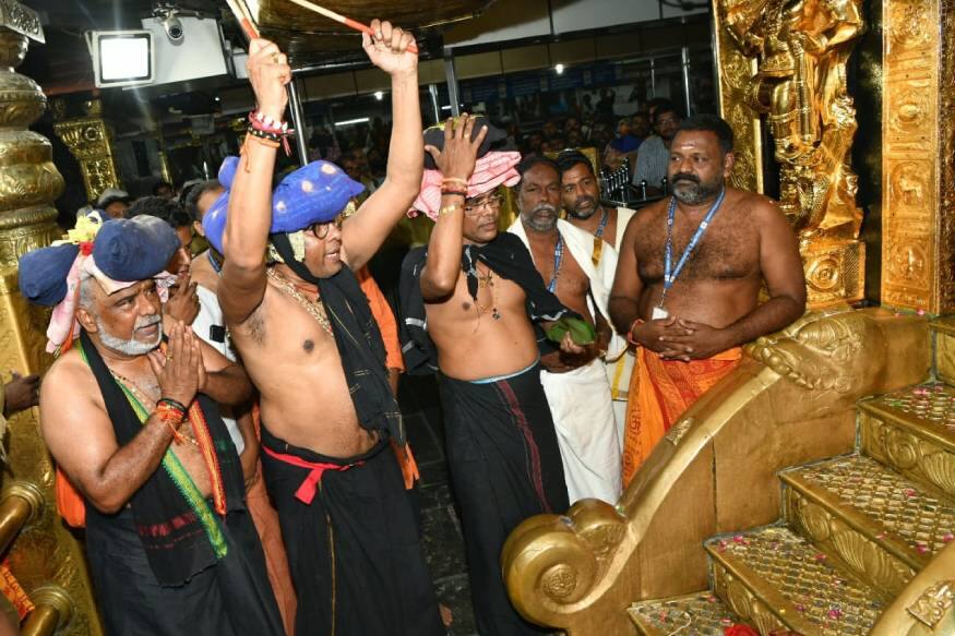 തന്റെ പ്രിയപ്പെട്ട ദേവന് സംഗീതാര്ച്ചന കൂടി അര്പ്പിക്കാനാണ് ഡ്രംസില് ഇന്ദ്രജാലം തീര്ക്കുന്ന ലോകപ്രശസ്ത താളവാദ്യവിദ്വാൻ സന്നിധാനത്തെത്തുന്നത് തന്റെ പ്രിയപ്പെട്ട ദേവന് സംഗീതാര്ച്ചന കൂടി അര്പ്പിക്കാനാണ് ഡ്രംസില് ഇന്ദ്രജാലം തീര്ക്കുന്ന ലോകപ്രശസ്ത താളവാദ്യവിദ്വാൻ സന്നിധാനത്തെത്തുന്നത്
