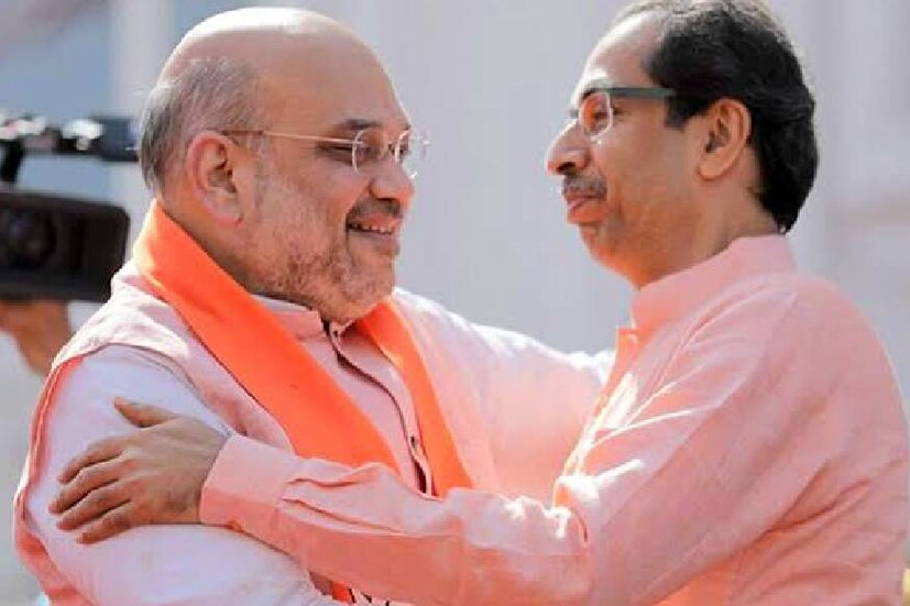  2012-ൽ ബാൽ താക്കറെ അന്തരിച്ചു. ഇതോടെ ഉദ്ധവ് രാഷ്ട്രീയത്തിൽ അപ്രസക്തനാകുമെന്നായിരുന്നു പലരുടെയും കണക്കു കൂട്ടൽ.