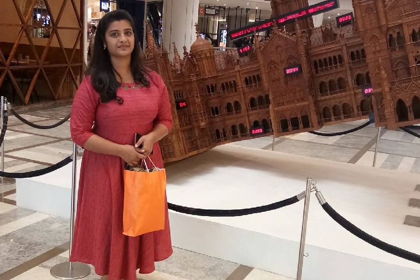  ശാലു ഇയാളെ വെറുതെ വിട്ടില്ല. അതേ ചിത്രത്തിന് താഴെ കമന്റിന്റെ സ്ക്രീന്ഷോട് സഹിതം പോസ്റ്റ് ചെയ്തു. പിന്നെ ശാലുവിന്റേതായുള്ള മറുപടിയും