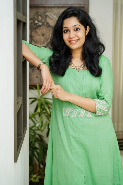  അത്തരത്തിൽ പല വിഷയങ്ങൾ. ഇംപ്രിന്‍റസ് എന്ന സീരീസ് കുട്ടികൾക്കായാണ് വരച്ചത്. ദ സീക്രട്ട് മെറ്റമോർഫിസ് എന്ന പേരിൽ നടത്തിയ ബാർക്ക് പെയിന്‍റിംഗ്സിന്‍റെ പ്രദർശനമാണ് ഏറ്റവും അവസാനത്തേത്.