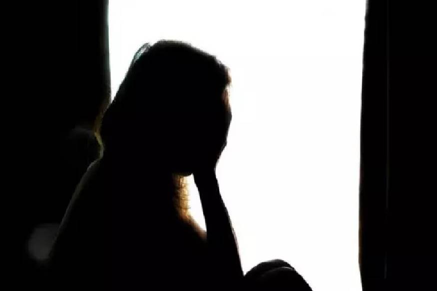 വിദ്യാർത്ഥിനിക്ക് നേരെ അശ്ശീല പ്രദർശനം: പോലീസ് ഓഫീസർക്കെതിരെ കേസ്