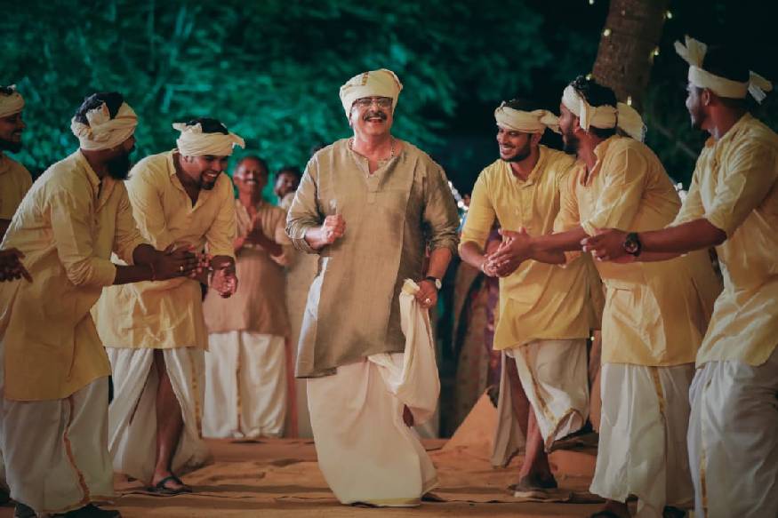 കാളിദാസ് അവതരിപ്പിക്കുന്ന കഥാപാത്രത്തിന്റെ അച്ഛന്റെ വേഷമാണ് ജാവേദ് ജാഫ്രി കൈകാര്യം ചെയ്യുന്നത്. കാളിദാസ് അവതരിപ്പിക്കുന്ന കഥാപാത്രത്തിന്റെ അച്ഛന്റെ വേഷമാണ് ജാവേദ് ജാഫ്രി കൈകാര്യം ചെയ്യുന്നത്.