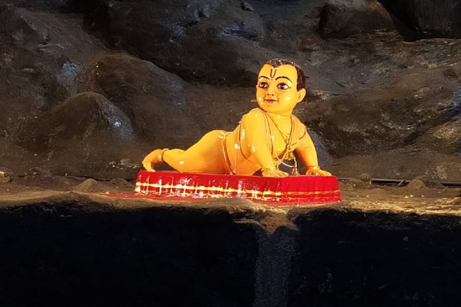  അയ്യപ്പ നോടുള്ള അതിയായ ഭക്തിയാണ് പൂങ്കാവനം സൗജന്യമായി പുനർനിർമ്മിക്കുന്നതിലേക്ക് നയിച്ചതെന്ന് സംഘത്തിന് നേതൃത്വം നൽകിയ അനിൽ കുമ്പഴ പറഞ്ഞു.