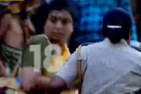 BREAKING | പമ്പയിൽ ആന്ധ്രാ സ്വദേശിനിയായ യുവതിയെത്തി; മടക്കി അയച്ച് പൊലീസ് BREAKING | പമ്പയിൽ ആന്ധ്രാ സ്വദേശിനിയായ യുവതിയെത്തി; മടക്കി അയച്ച് പൊലീസ്