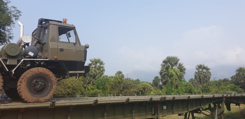  മൂന്നു യൂണിറ്റുകളിലായി 15 വാഹനങ്ങളാണ് ഇന്ത്യൻ സൈന്യത്തിന് കൈമാറിയത്.