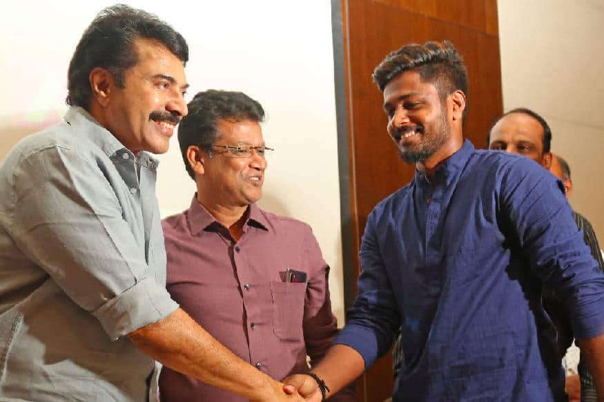 തിരുവനന്തപുരം: കാര്യവട്ടം ഗ്രീന്ഫീല്ഡ് സ്റ്റേഡിയത്തില് ഡിസംബര് എട്ടിന് നടക്കുന്ന ഇന്ത്യ വെസ്റ്റിന്ഡീസ് ടി20 ക്രിക്കറ്റ് മത്സരത്തിന്റെ ഓണ്ലൈന് ടിക്കറ്റ്വില്പന ആരംഭിച്ചു. ചലചിത്ര താരം മമ്മൂട്ടി ടിക്കറ്റ് വില്പന ഉദ്ഘാടനം ചെയ്തു. ബിസിസിഐ ജോയിന്റ് സെക്രട്ടറി ജയേഷ്ജോര്ജ്, സെക്രട്ടറി ശ്രീജിത്ത് വി നായര്, ടി20 ജനറല് കണ്വീനര് സജന് കെവര്ഗീസ്, സഞ്ജു സാംസണ് തുടങ്ങിയവര് സന്നിഹിതരായിരുന്നു. തിരുവനന്തപുരം: കാര്യവട്ടം ഗ്രീന്ഫീല്ഡ് സ്റ്റേഡിയത്തില് ഡിസംബര് എട്ടിന് നടക്കുന്ന ഇന്ത്യ വെസ്റ്റിന്ഡീസ് ടി20 ക്രിക്കറ്റ് മത്സരത്തിന്റെ ഓണ്ലൈന് ടിക്കറ്റ്വില്പന ആരംഭിച്ചു. ചലചിത്ര താരം മമ്മൂട്ടി ടിക്കറ്റ് വില്പന ഉദ്ഘാടനം ചെയ്തു. ബിസിസിഐ ജോയിന്റ് സെക്രട്ടറി ജയേഷ്ജോര്ജ്, സെക്രട്ടറി ശ്രീജിത്ത് വി നായര്, ടി20 ജനറല് കണ്വീനര് സജന് കെവര്ഗീസ്, സഞ്ജു സാംസണ് തുടങ്ങിയവര് സന്നിഹിതരായിരുന്നു.