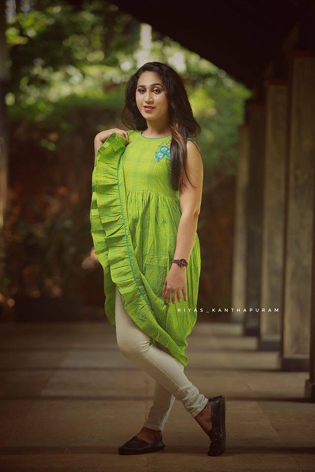 ഇന്ത്യൻ സിനിമയിലെ തന്നെ ആദ്യ ട്രാൻസ്ജെണ്ടർ നായിക എന്ന നിലയിലാണ് മലയാളിയായ അഞ്ജലി അമീർ ശ്രദ്ധേയയാവുന്നത് ഇന്ത്യൻ സിനിമയിലെ തന്നെ ആദ്യ ട്രാൻസ്ജെണ്ടർ നായിക എന്ന നിലയിലാണ് മലയാളിയായ അഞ്ജലി അമീർ ശ്രദ്ധേയയാവുന്നത്