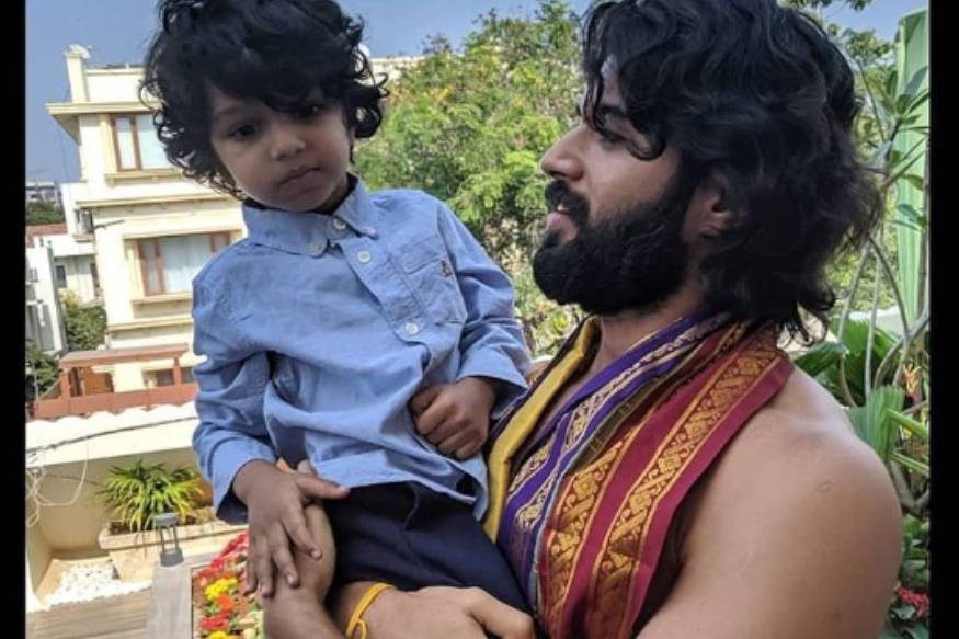  വിജയ് ദേവരക്കൊണ്ട വീട് വാങ്ങിയതാണ് പുതിയ വിശേഷം. ഗൃഹപ്രവേശന ചിത്രങ്ങൾ ഇൻസ്റ്റഗ്രാമിൽ താരം പങ്കുവെച്ചിരുന്നു. ബന്ധുക്കളും അടുത്ത സുഹൃത്തുക്കളും ചടങ്ങിൽ പങ്കെടുത്തിരുന്നു.