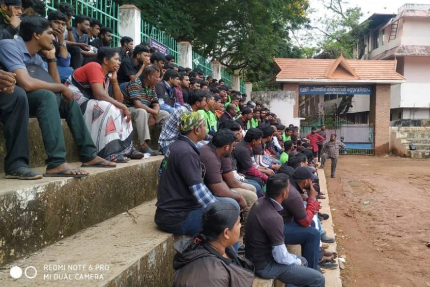 ഇന്ത്യയിലെ പ്രവര്ത്തനം അവസാനിപ്പിച്ചെങ്കിലും ബംഗ്ലാദേശും, ശ്രീലങ്കയുമടക്കമുള്ള അയല് രാജ്യങ്ങളില് ഊബര് ഈറ്റ്സിന്റെ പ്രവര്ത്തനം തുടരും. ഊബര് ഈറ്റ്സ് സൊമാറ്റോക്ക് കൈമാറുന്നത് സംബന്ധിച്ച് ജീവനക്കാര്ക്കും അറിവുണ്ടായിരുന്നില്ല. വിതരണജീവനക്കാര്ക്കുള്ള വരുമാനം വെട്ടികുറച്ചതിനെചൊല്ലി കേരളത്തില് ജീവനക്കാര് സമരരംഗത്തായിരുന്നു. ഇന്ത്യയിലെ പ്രവര്ത്തനം അവസാനിപ്പിച്ചെങ്കിലും ബംഗ്ലാദേശും, ശ്രീലങ്കയുമടക്കമുള്ള അയല് രാജ്യങ്ങളില് ഊബര് ഈറ്റ്സിന്റെ പ്രവര്ത്തനം തുടരും. ഊബര് ഈറ്റ്സ് സൊമാറ്റോക്ക് കൈമാറുന്നത് സംബന്ധിച്ച് ജീവനക്കാര്ക്കും അറിവുണ്ടായിരുന്നില്ല. വിതരണജീവനക്കാര്ക്കുള്ള വരുമാനം വെട്ടികുറച്ചതിനെചൊല്ലി കേരളത്തില് ജീവനക്കാര് സമരരംഗത്തായിരുന്നു.