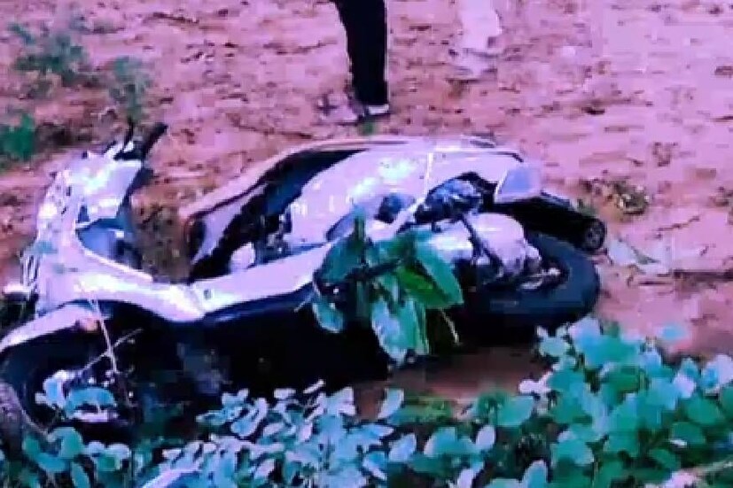  സംഭവവുമായി ബന്ധപ്പെട്ട് കാറിലുണ്ടായിരുന്ന രണ്ടു പേരെ പൊലീസ് അറസ്റ്റു ചെയ്തു. കോളജില്‍ നിന്നും സ്കൂട്ടറിൽ വീട്ടിലേക്ക് മടങ്ങുന്നതിനിടെ മണ്ണുപ്പാടത്തു വച്ചായിരുന്നു അപകടം.