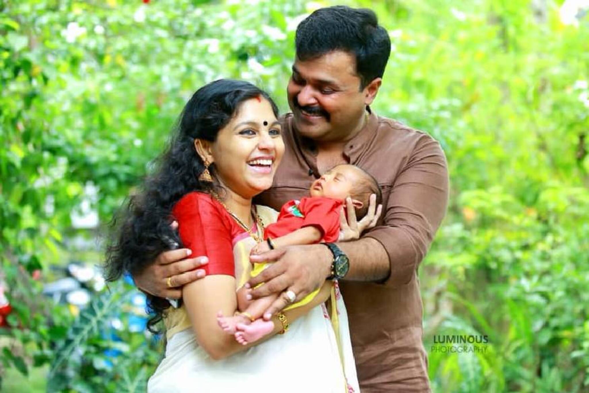 അമ്പിളിദേവിയുടെയും ആദിത്യന്റെയും മകന് പേരിട്ടു