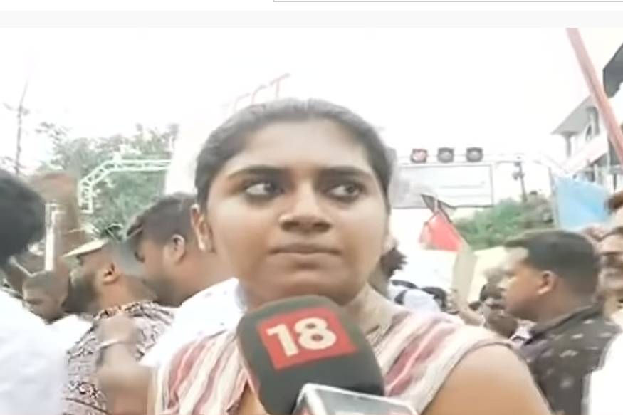  നിയമം നടപ്പിലാക്കാൻ സർക്കാരിന് ഭരണഘടന ബാധ്യതയുണ്ട്. ശബരിമല വിധി നടപ്പിലാക്കാൻ ഭരണഘടന ബാധ്യത പറഞ്ഞ പിണറായി പാർലമെന്റ് പാസാക്കിയ നിയമം എന്തുകൊണ്ട് നടപ്പിലാക്കുന്നില്ലയെന്നും കുമ്മനം ചോദിച്ചു.