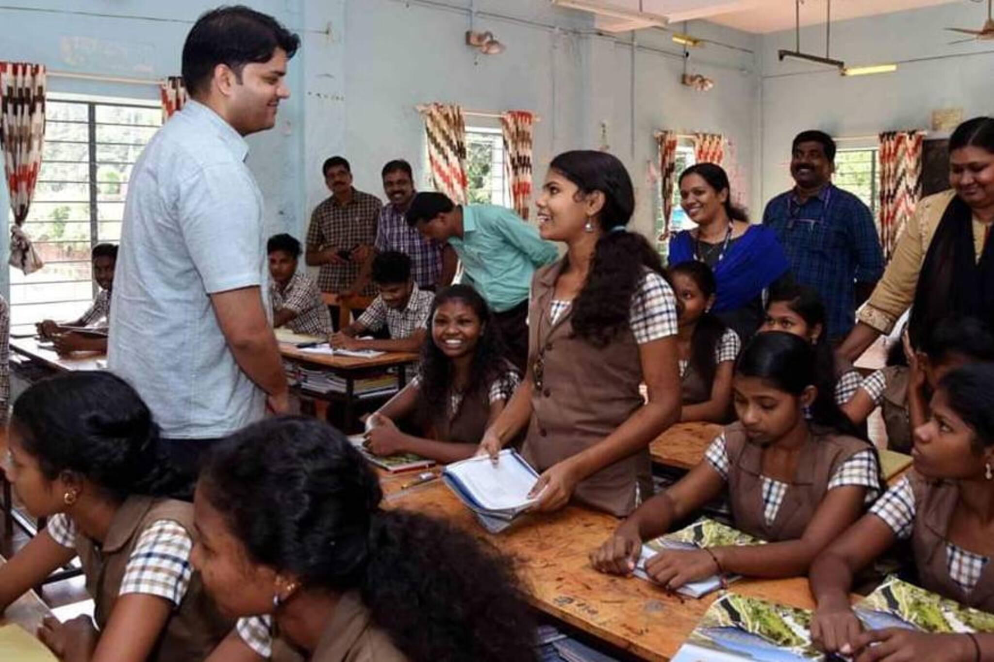 ലയബിലിറ്റി എന്ന വാക്കിന്‍റെ അർത്ഥമെന്താ? കളക്ടർ മാഷ് ആയപ്പോൾ