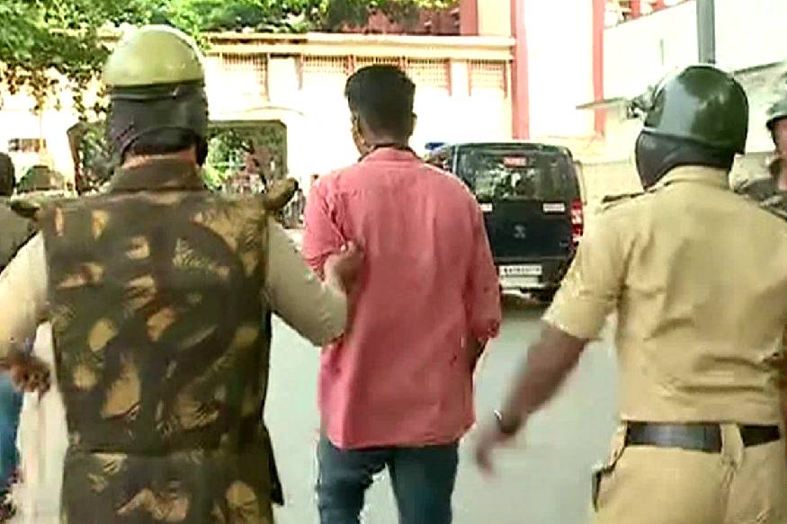Breaking: കർണാടക പൊലീസ് കസ്റ്റഡിയിലെടുത്ത മാധ്യമപ്രവർത്തകരെ വിട്ടയച്ചു