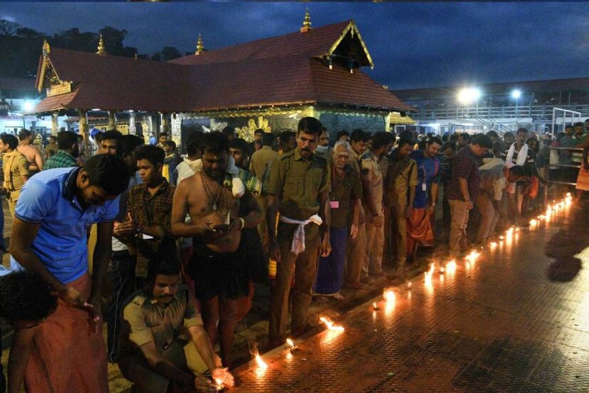  43 കോടി രൂപ അപ്പം അരവണ വിറ്റുവരവിൽ നിന്നാണ് ലഭിച്ചത്. കാണിക്ക വരുമാനം 31 കോടി 14 ലക്ഷം കവിഞ്ഞു. കഴിഞ്ഞ വർഷം ഇത് 21 കോടിയായിരുന്നു. ബുധനാഴ്ച മാത്രം ഒരു കോടി 68 ലക്ഷം രൂപയാണ് കാണിക്ക ഭണ്ഡാരത്തിലെത്തിയത്.