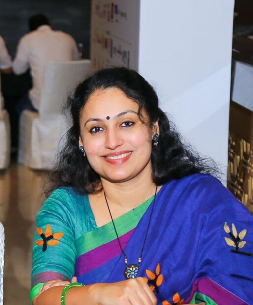  ഏറെ കാലിക പ്രസിക്തിയുള്ള പ്രമേയം - മുസ്ലീം കലാകാരനായ ഹൈദരാലിക്ക് പാടാൻ വേണ്ടി അമ്പലത്തിന്‍റെ മതിൽ പൊളിക്കുന്നത് പോലുള്ള സംഭവങ്ങൾ സിനിമയിൽ പറയുന്നുണ്ട്. ഏകദേശം 20 വർഷം മുമ്പ് നടന്ന സംഭവമാണ് സിനിമയിൽ ആവിഷ്കരിച്ചിരിക്കുന്നത്. ഇന്നത്തെ കാലഘട്ടത്തിൽ അത്തരത്തിലൊക്കെ സാധ്യമാകുമോ എന്ന് ചിന്തിച്ചുപോകുന്നെന്ന് മീര പറയുന്നു.