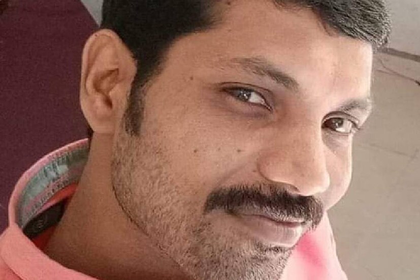  വെങ്ങല്ലൂരിലാണ് സംഭവം. മടക്കത്താനം അച്ചൻകവല സ്വദേശി സിയാദ് കോക്കറാണ് (38) മരിച്ചത്. ഇന്നലെ അർധരാത്രിയാണ് സംഭവം. പ്രതി സിദ്ദിഖ് ഒളിവിലാണ്.