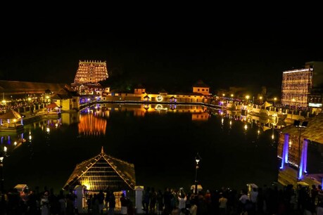 Sree Padmanabhaswamy Temple| ശ്രീ പത്മനാഭസ്വാമി ക്ഷേത്രത്തിലെ ബി നിലവറ തുറക്കുമോ? സുപ്രീംകോടതി വിധി അൽപസമയത്തിനകം Sree Padmanabhaswamy Temple| ശ്രീ പത്മനാഭസ്വാമി ക്ഷേത്രത്തിലെ ബി നിലവറ തുറക്കുമോ? സുപ്രീംകോടതി വിധി അൽപസമയത്തിനകം