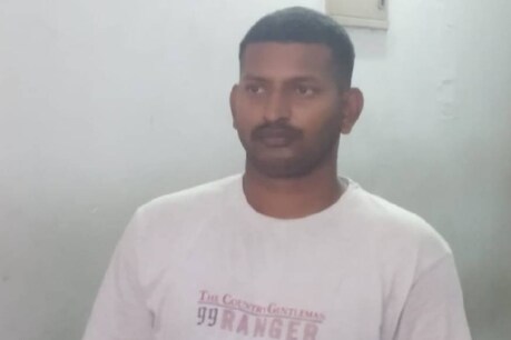സൈനിക ക്യാമ്പിലേക്ക് സൈനിക വേഷത്തിലെത്തി തട്ടിപ്പ്; കൈയ്യോടെ പൊക്കി മിലിറ്ററി ഇന്റലിജൻസ് സൈനിക ക്യാമ്പിലേക്ക് സൈനിക വേഷത്തിലെത്തി തട്ടിപ്പ്; കൈയ്യോടെ പൊക്കി മിലിറ്ററി ഇന്റലിജൻസ്