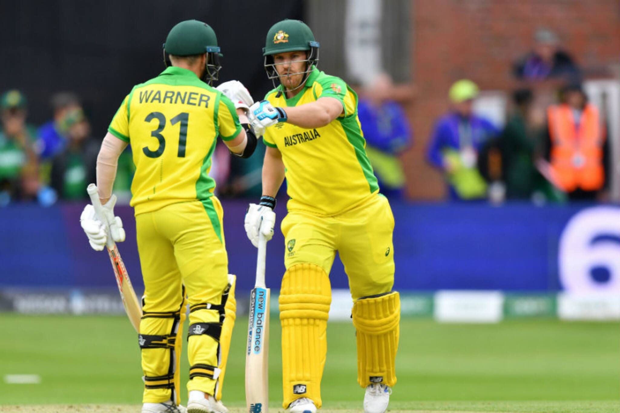 India vs Australia: വാർണറും ഫിഞ്ചും പൊളിച്ചടുക്കി; ഇന്ത്യ 'ഫ്ലാറ്റാ'യി; ഓസീസിന് 10 വിക്കറ്റ് ജയം