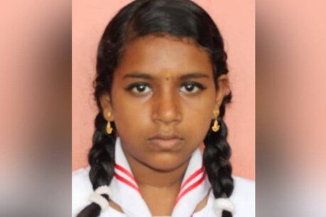 മലപ്പുറത്ത് മുച്ചക്ര വാഹനത്തിൽ ലോറിയിടിച്ച് വിദ്യാർഥിനി മരിച്ചു മലപ്പുറത്ത് മുച്ചക്ര വാഹനത്തിൽ ലോറിയിടിച്ച് വിദ്യാർഥിനി മരിച്ചു
